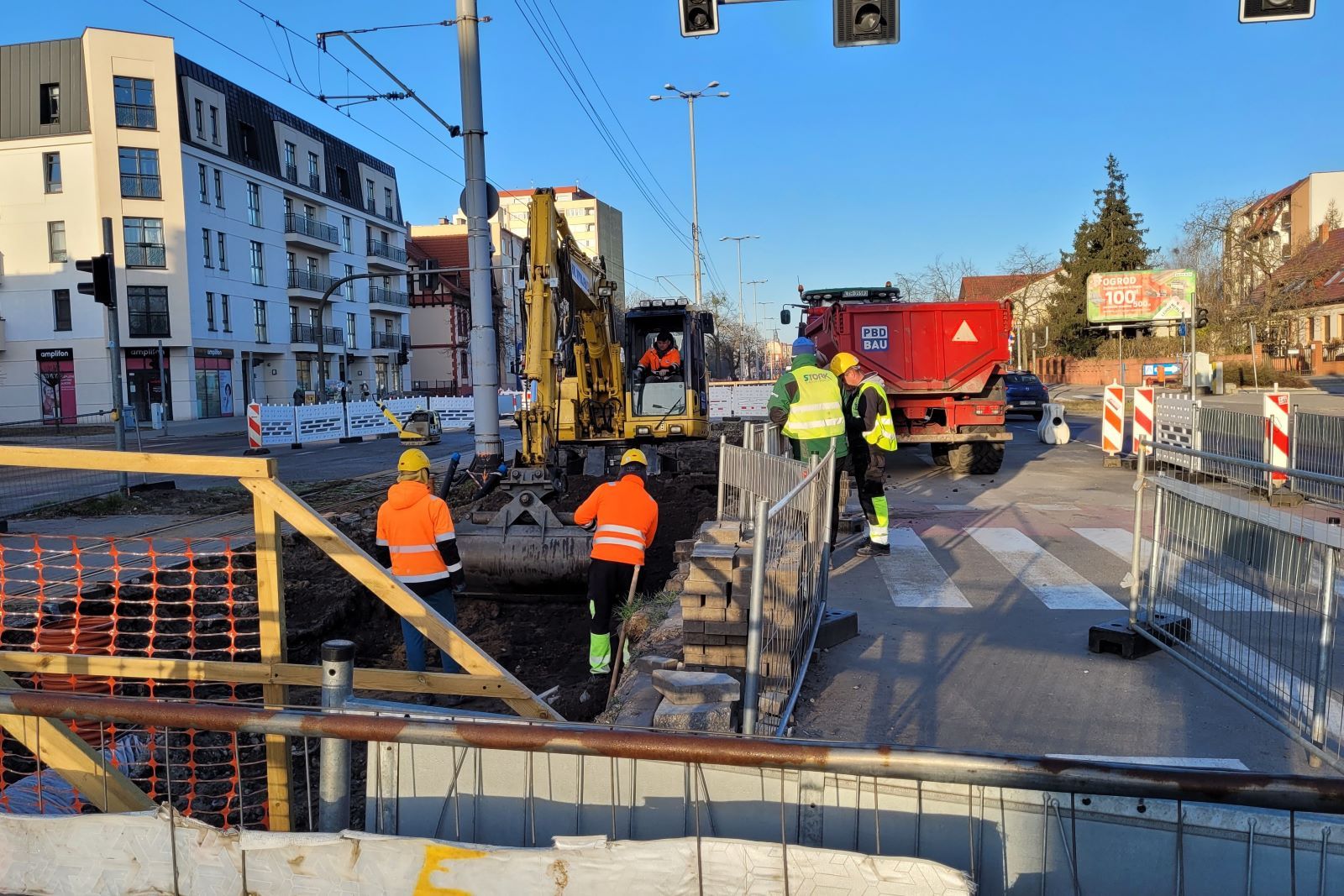 Prace przy modernizacji torowiska tramwajowego w Toruniu