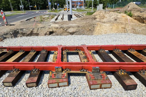 Montaż przejazdu kolejowo-tramwajowego