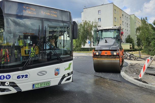 Autobus na ulicy