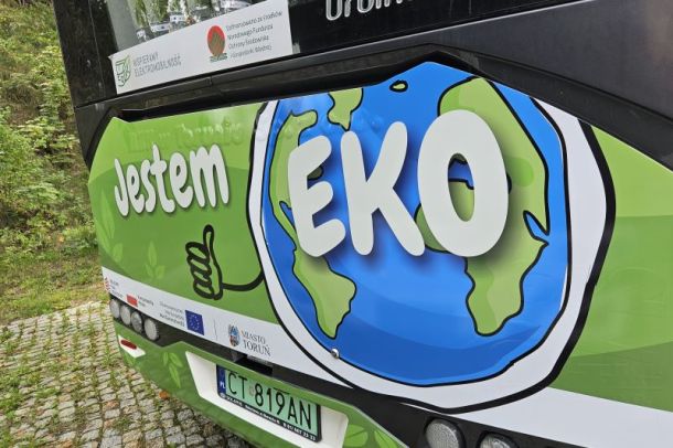 Ekologiczny autobus elektryczny